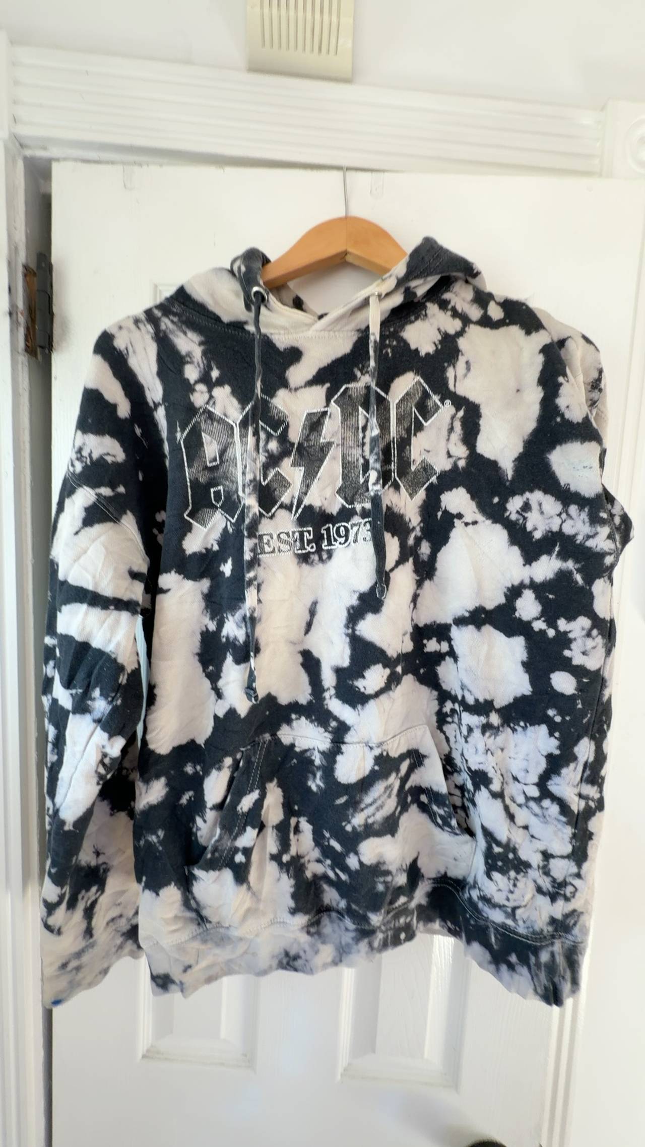 AC/DC Tie-Dye Hoodie Medium Large Band Sweater 