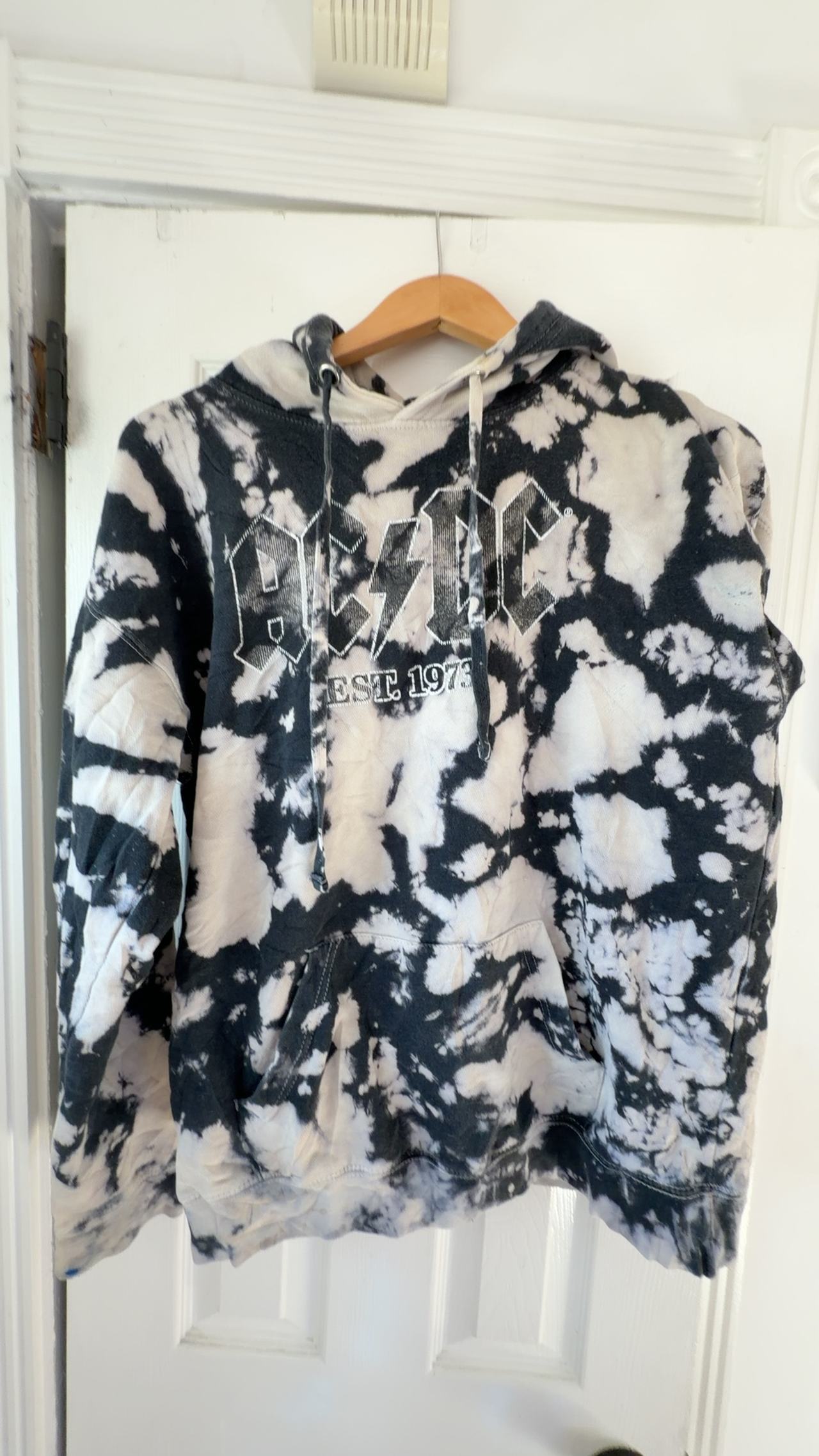 AC/DC Tie-Dye Hoodie Medium Large Band Sweater 