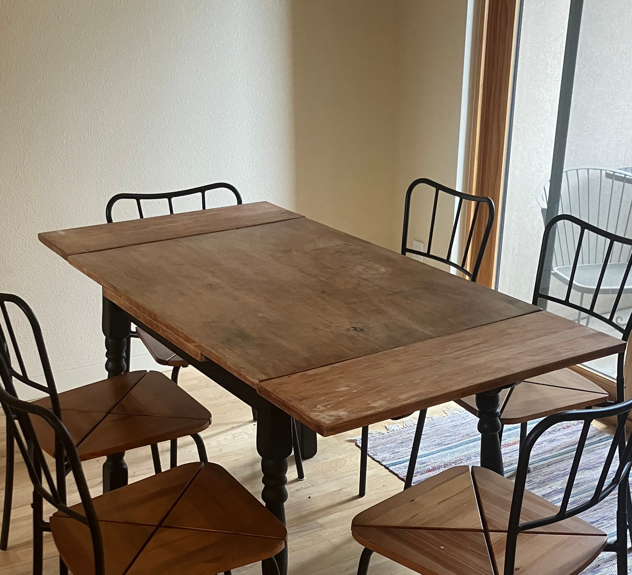 Rustic Farmhouse Extendable Dining Table and 4 Chairs