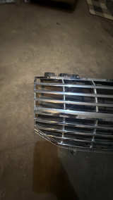2008 Lincoln Navigator Front Grill  - Image 2