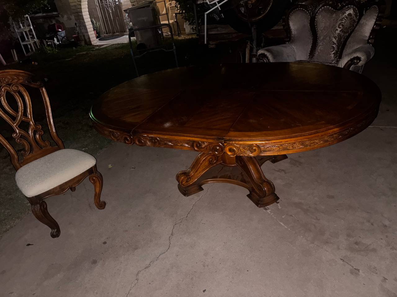 Antique Style Oval Dining Table and Chair Set
