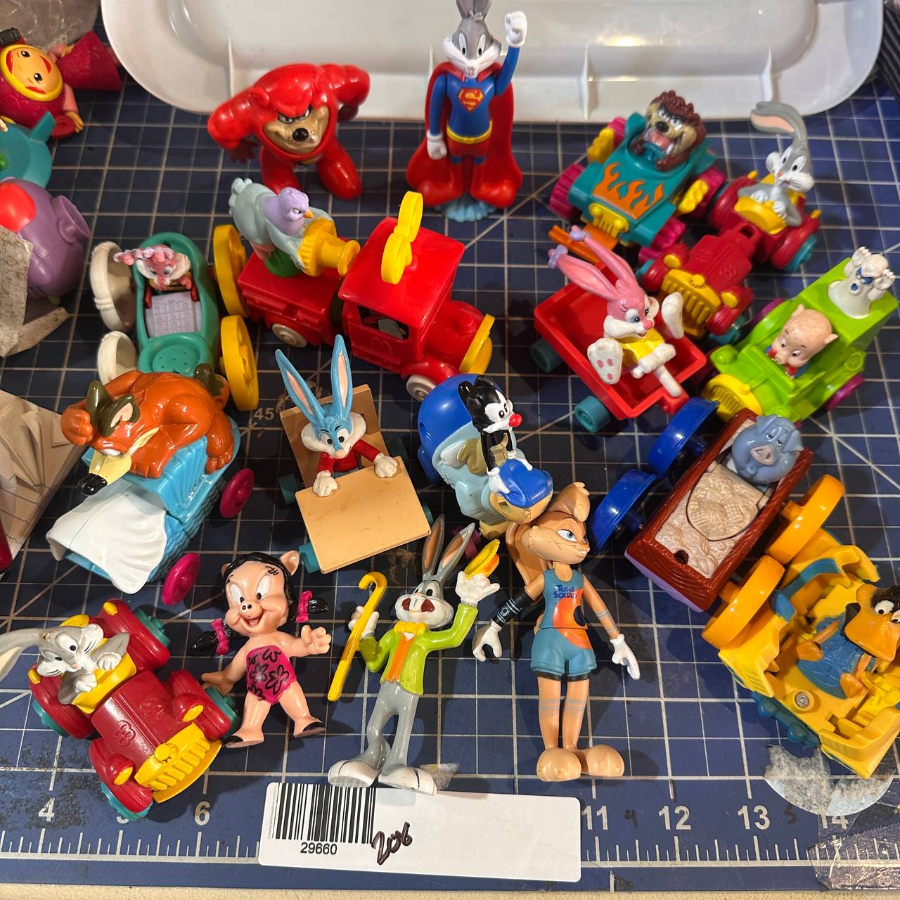 Vintage Looney Tunes and Tiny Toon Adventures Toy Lot 208