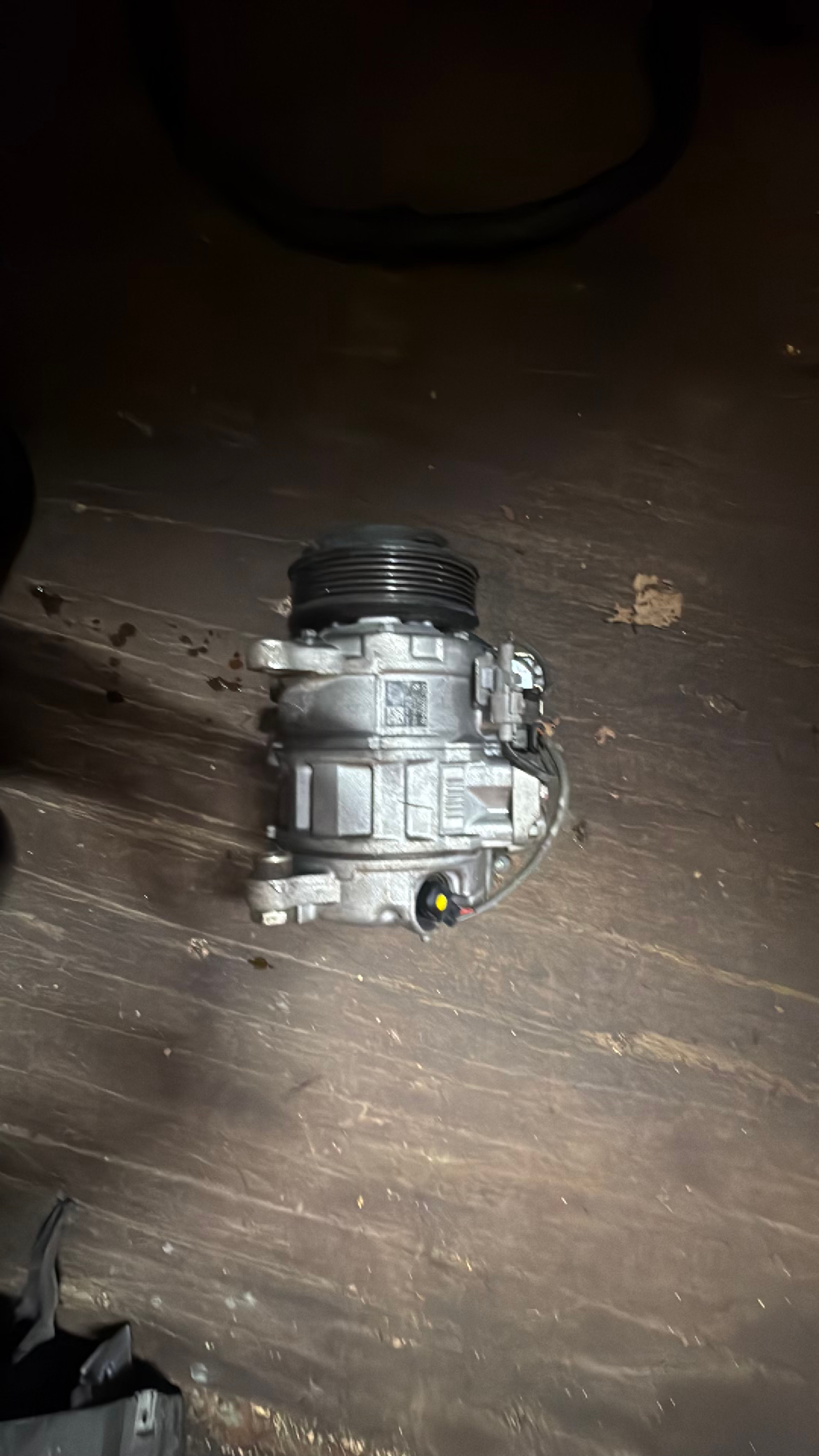 BMW Air Conditioning Compressor

6452 9330825-02 - Image 2