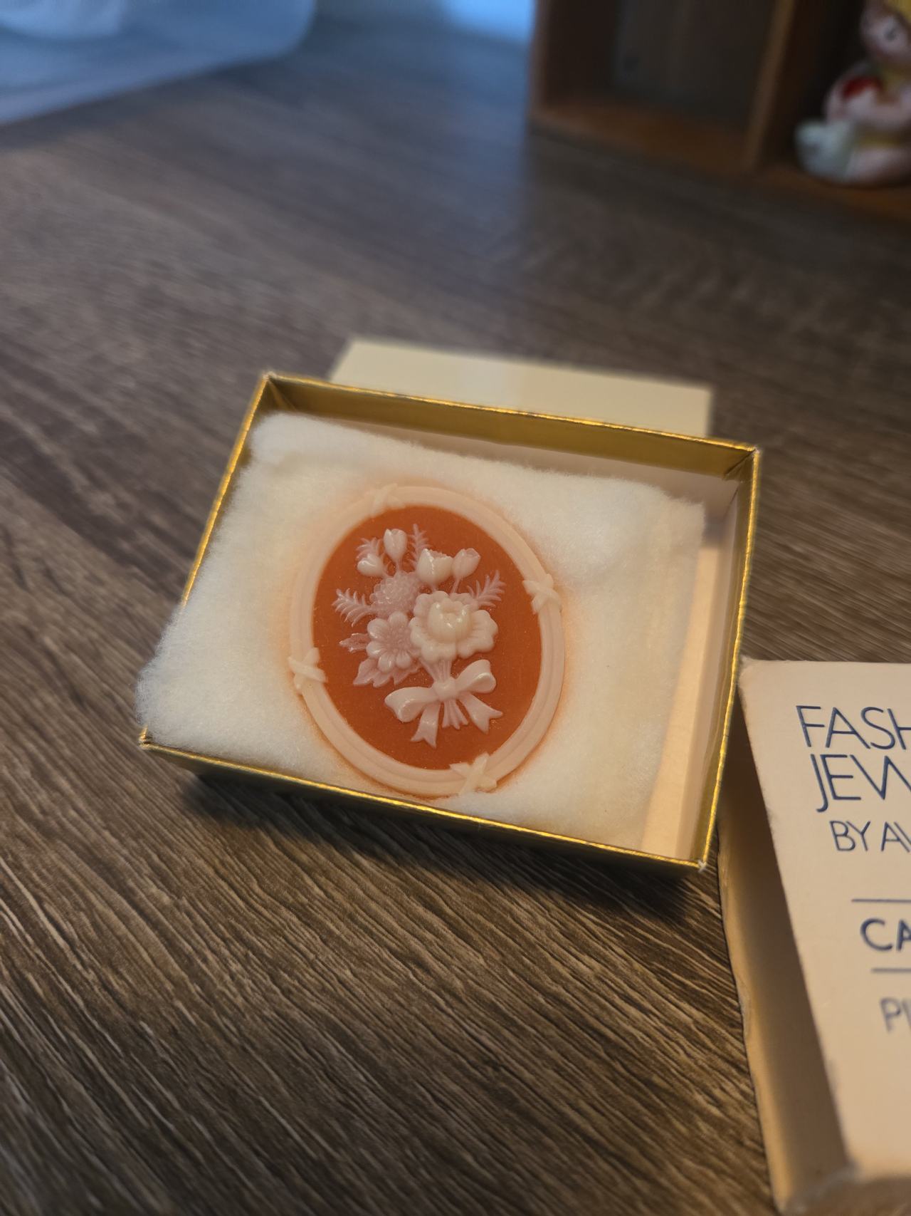 Avon Vintage Floral Cameo Brooch