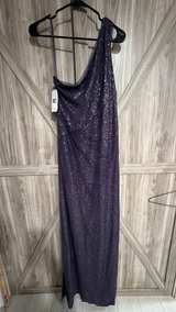 Lauren Ralph Lauren One-Shoulder Sequin Gown in Plum Purple Size 12 - Image 2