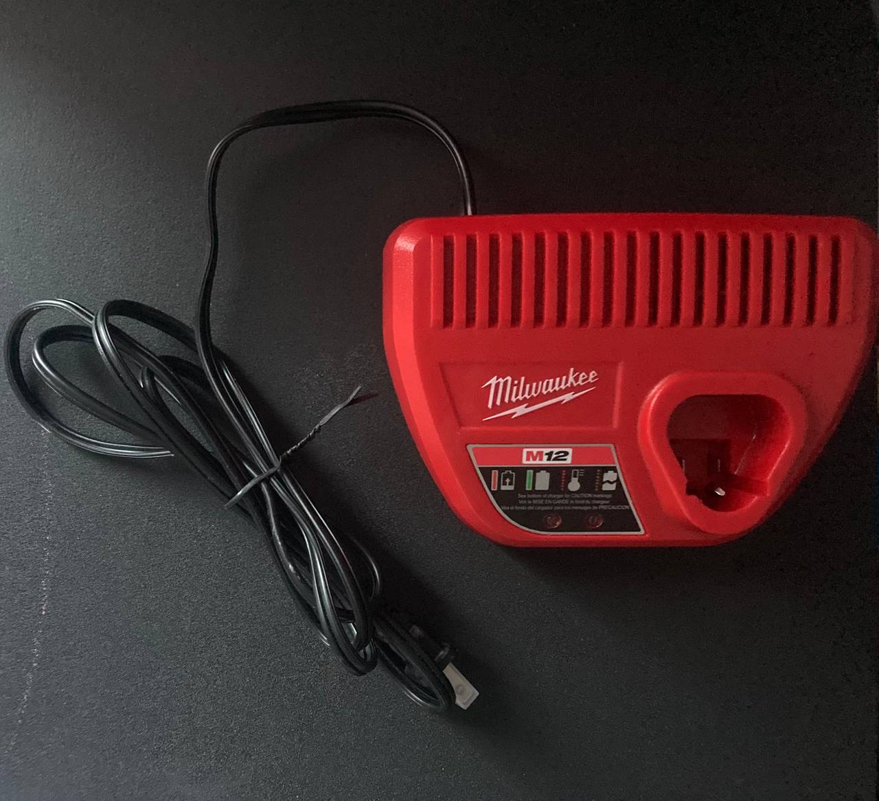 Milwaukee M12 12V Lithium-Ion Battery Charger