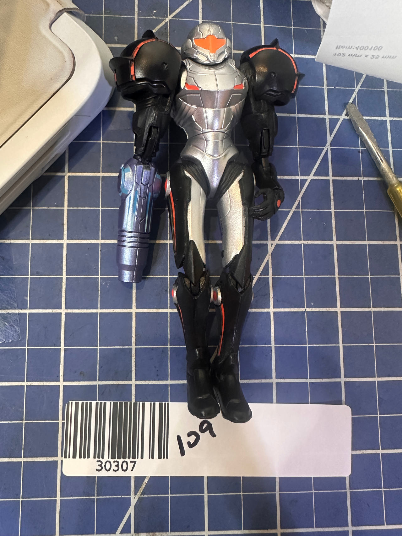 Nintendo METROID vintage video game action figure. 109