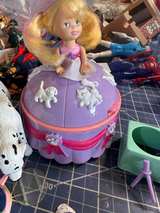 Miss Party Surprise PET PARTY poseable doll playset accessories.  207 - Image 4