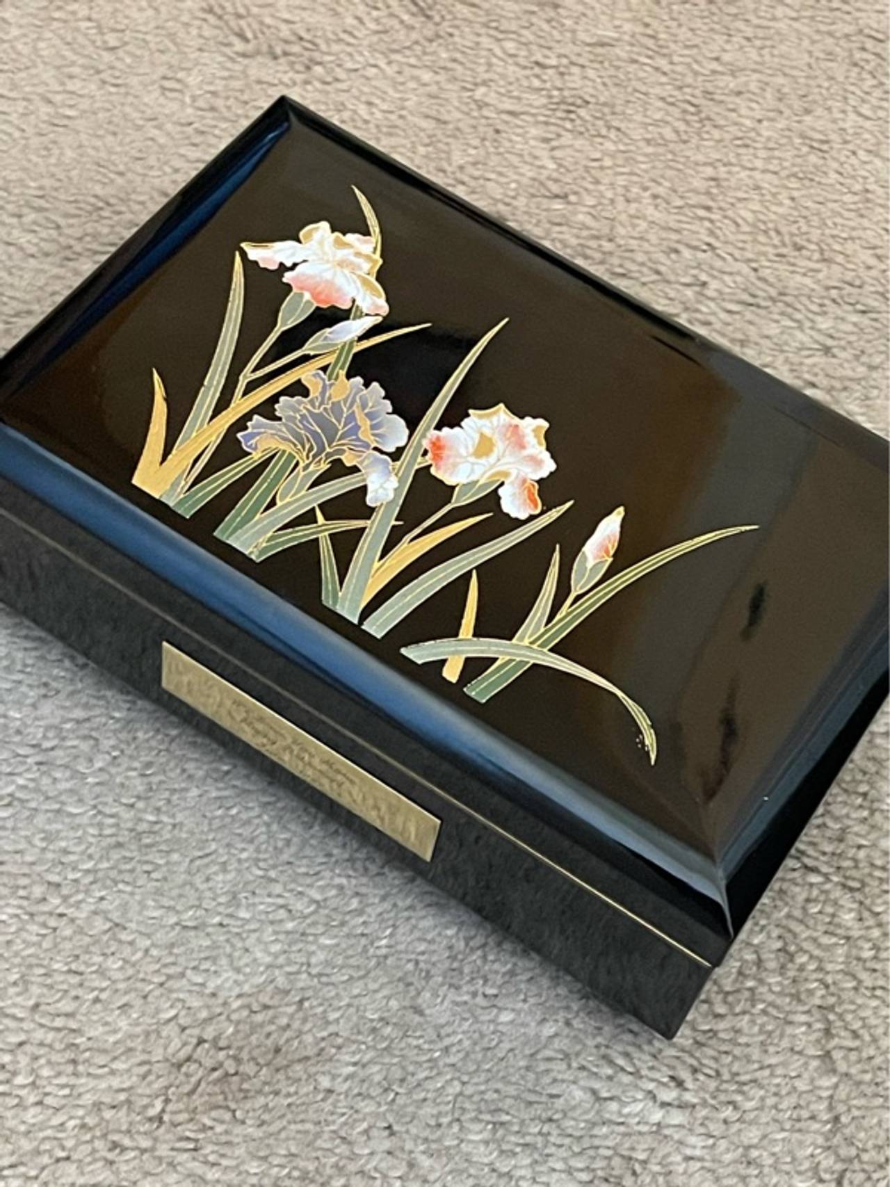 Otagiri Black Lacquerware Iris Music Box