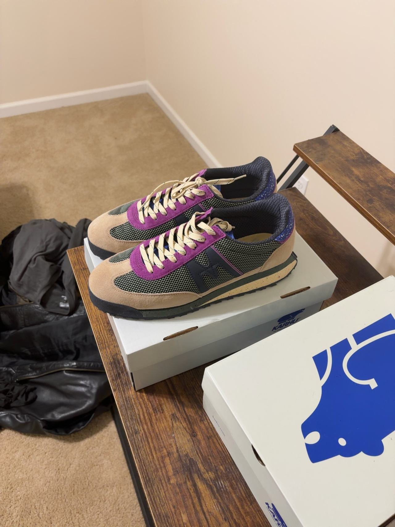 Karhu Mestari Control Irish Cream/India Ink