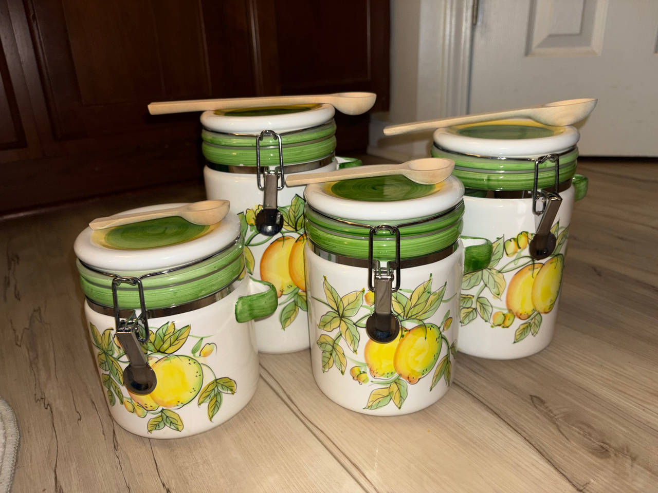 Metro Marketing, vintage NEW OLD STOCK Lemon Tree 4 Canister set. NEW in box. 