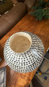 Niche Lady Round Capiz Shell Vase Black & White - Image 3