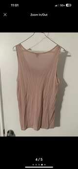 Sleeveless Blouse with Floral Neckline - Image 4