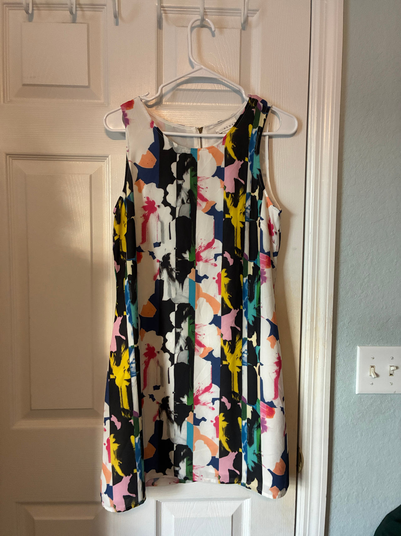 Sleeveless Abstract Print Shift Dress