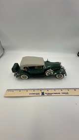 Franklin Mint 1932 Cadillac V-16 Phaeton 1:24 Scale - Image 3