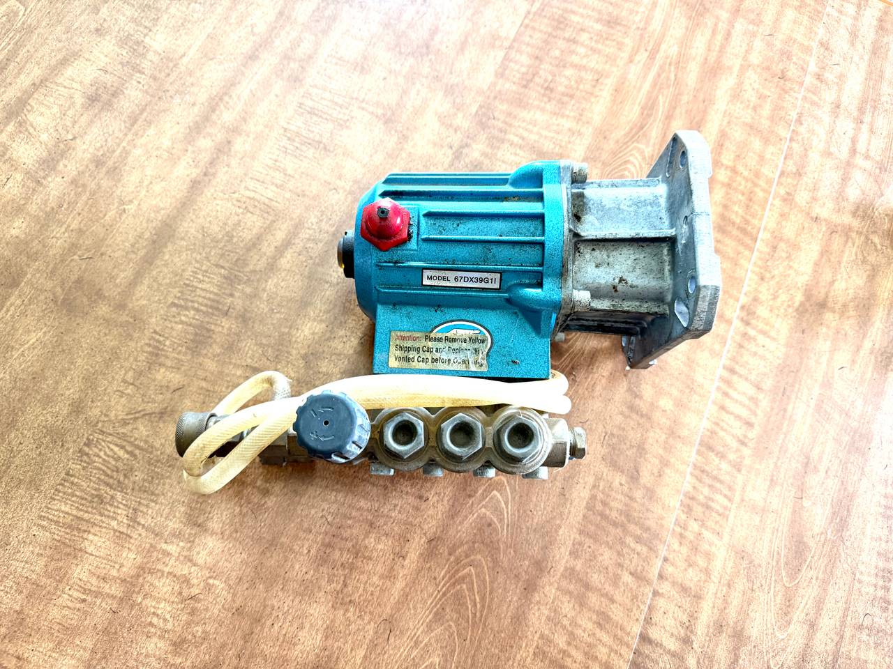 Cat Pumps 67DX39G1I Direct Drive Plunger Pump