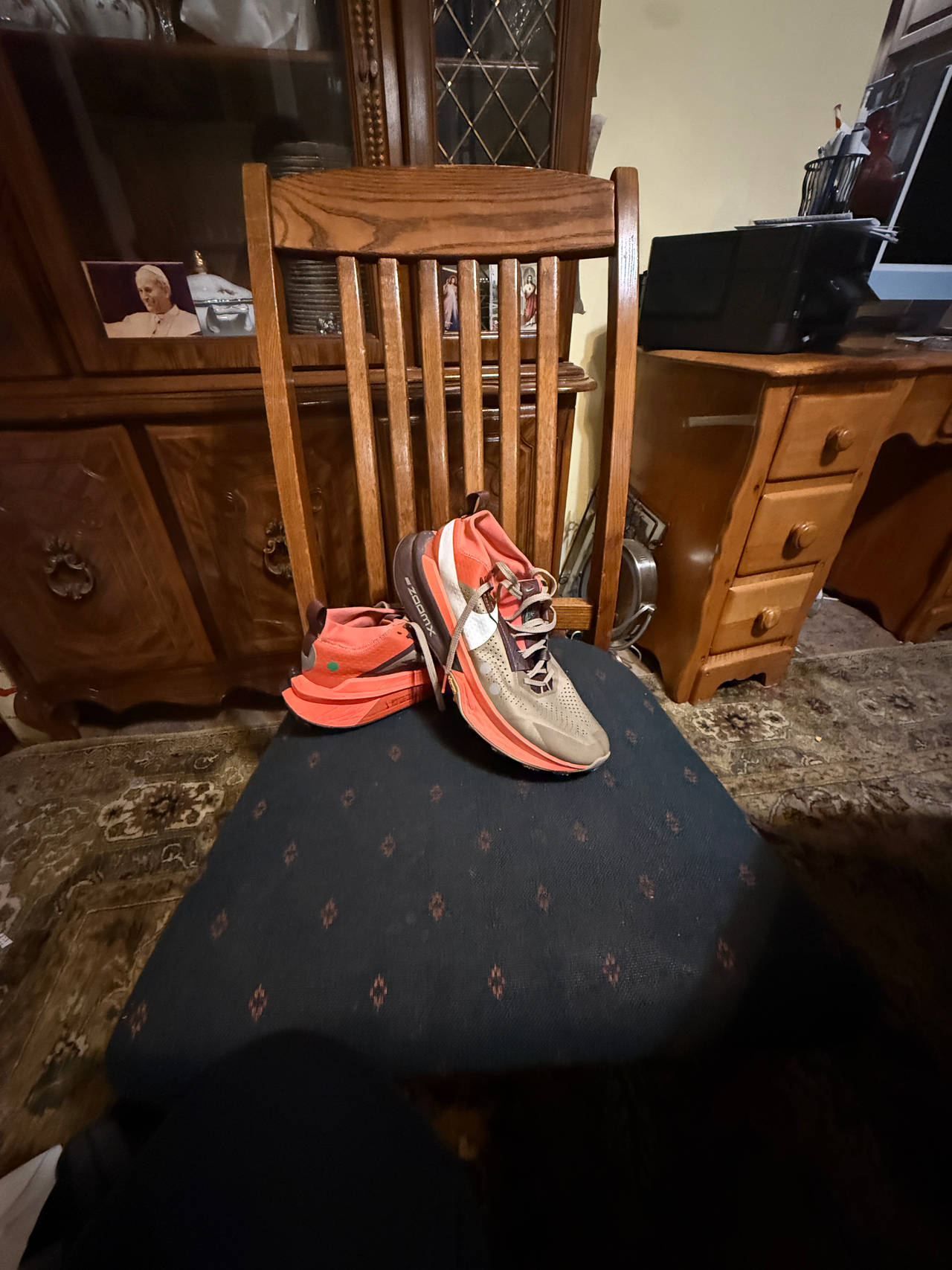 Nike ZoomX Zegama Trail 2
Khaki Hyper Crimson NBY HQ3768-200 Men Size 11