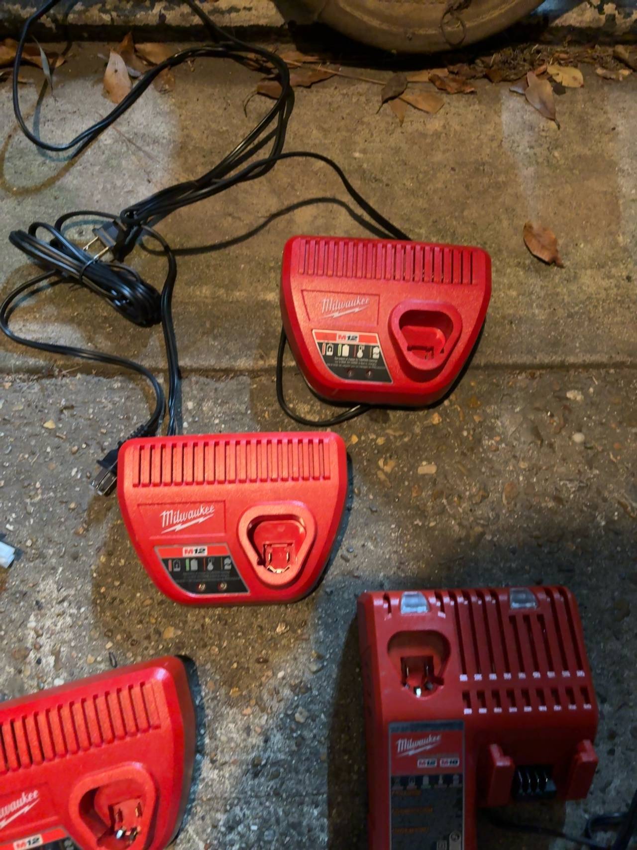 Milwaukee M12 12V Lithium-Ion Battery Charger x3