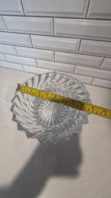 Mikasa Rainier 9-inch Lead Crystal Swirl Serving Bowl - Image 2