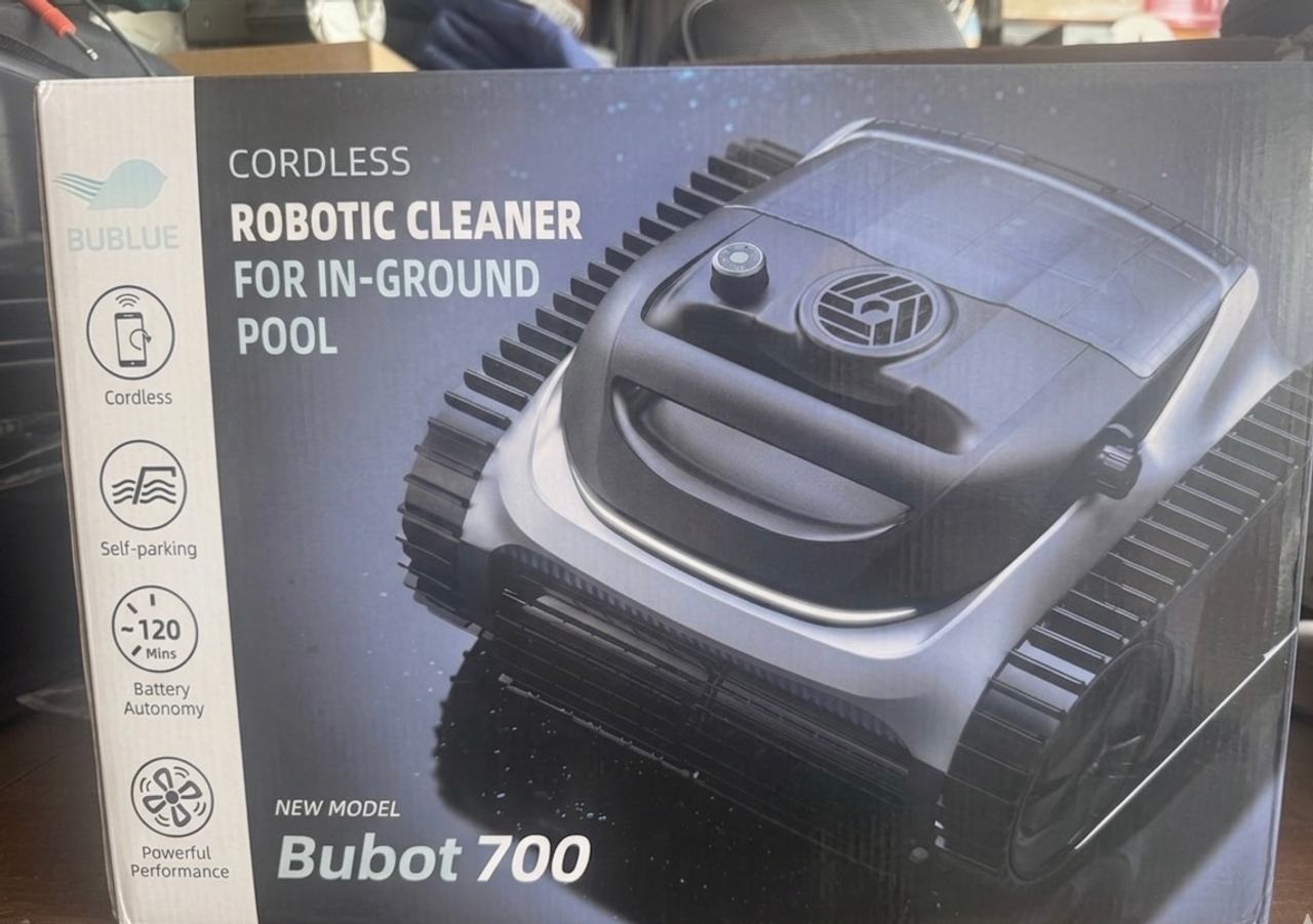 BUBLUE Bubot 700 Cordless Robotic Pool Cleaner