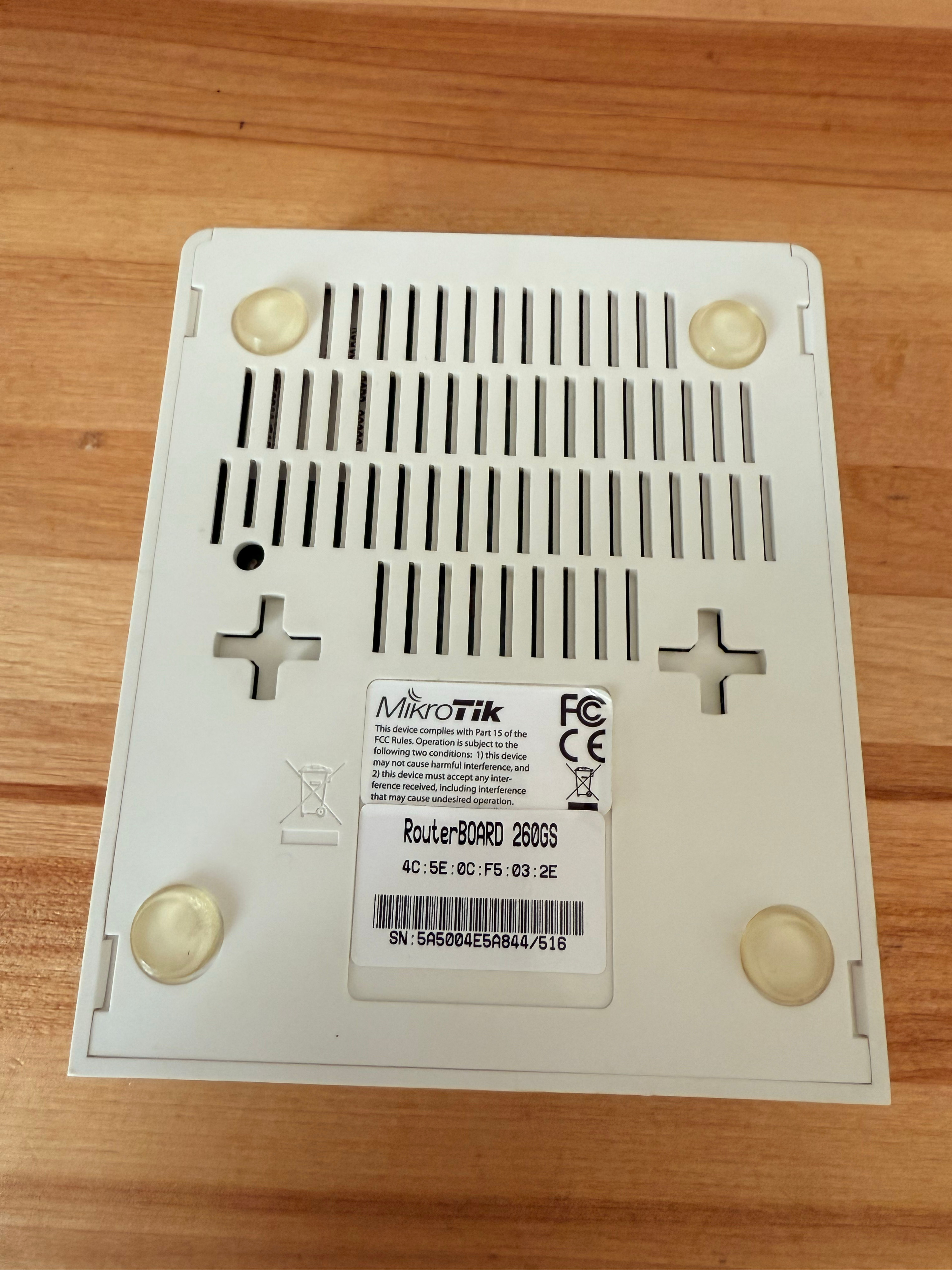 MikroTik RouterBOARD 260GS