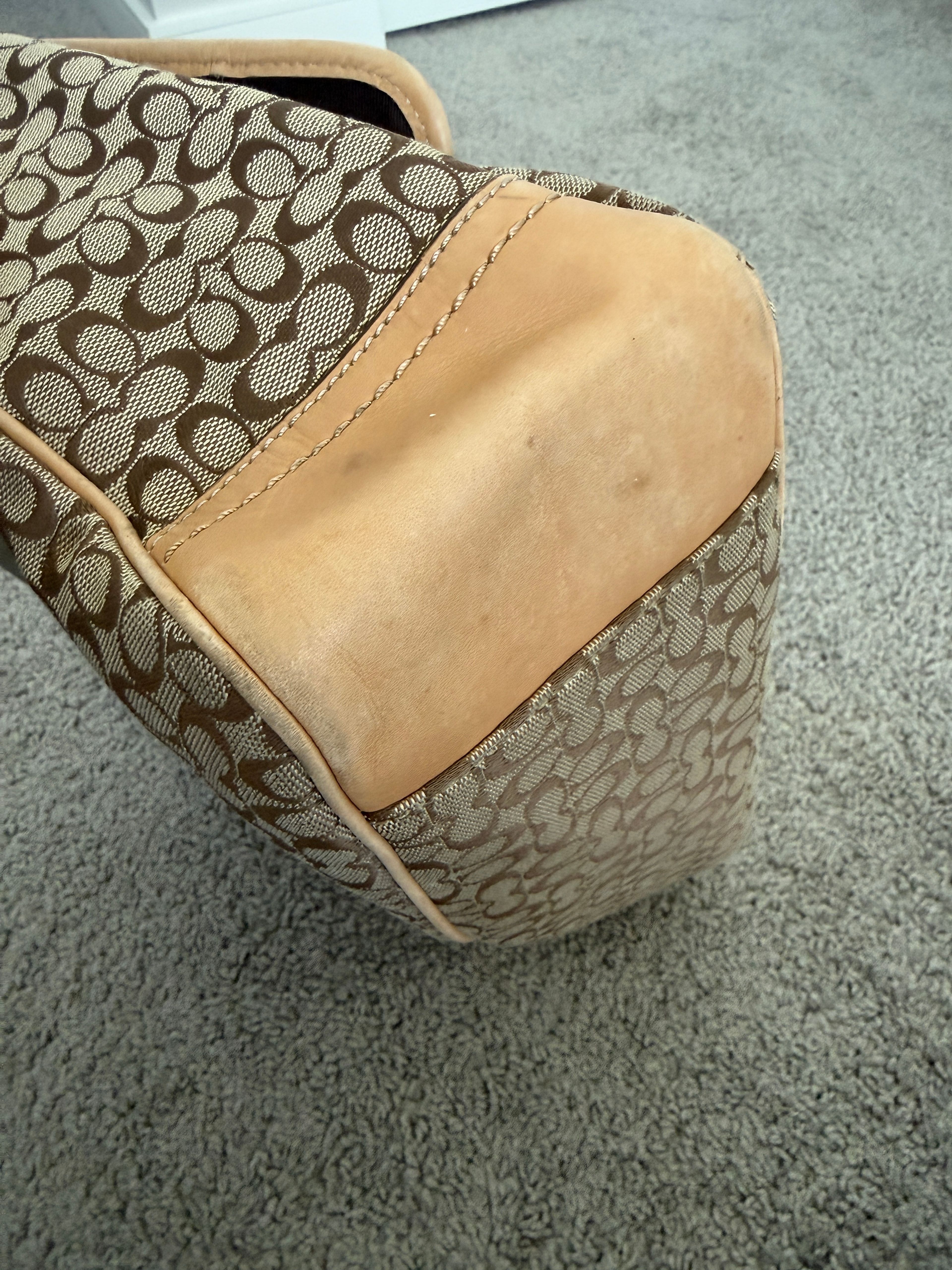 Authentic Coach Signature Small Messenger Bag Khaki/Camel with Shoulder Strap - Image 6