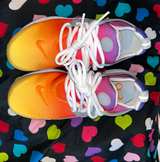 Nike Air Presto Sunrise University Gold/Hyper Crimson - Image 2