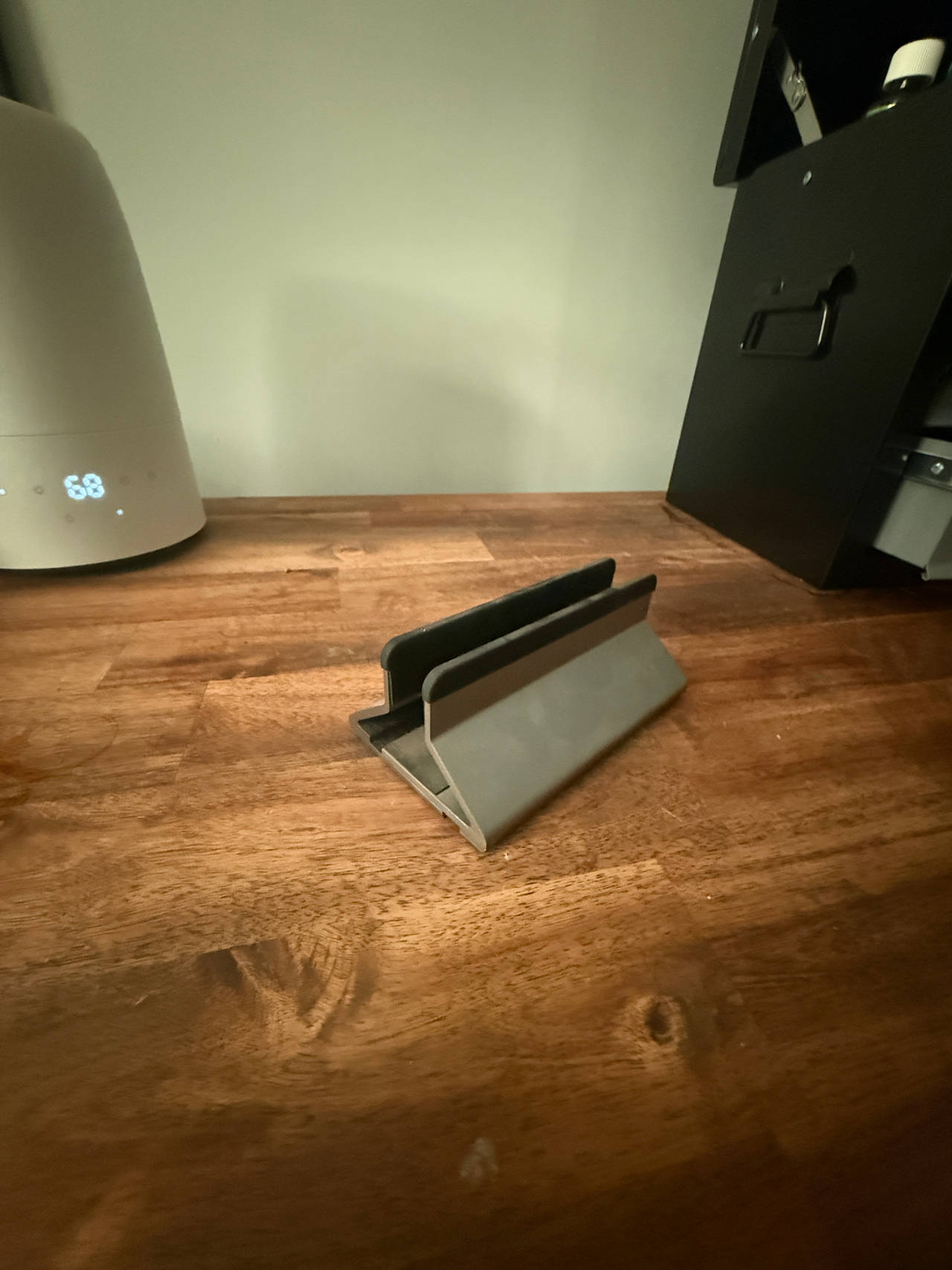 Aluminium Vertical Laptop Stand