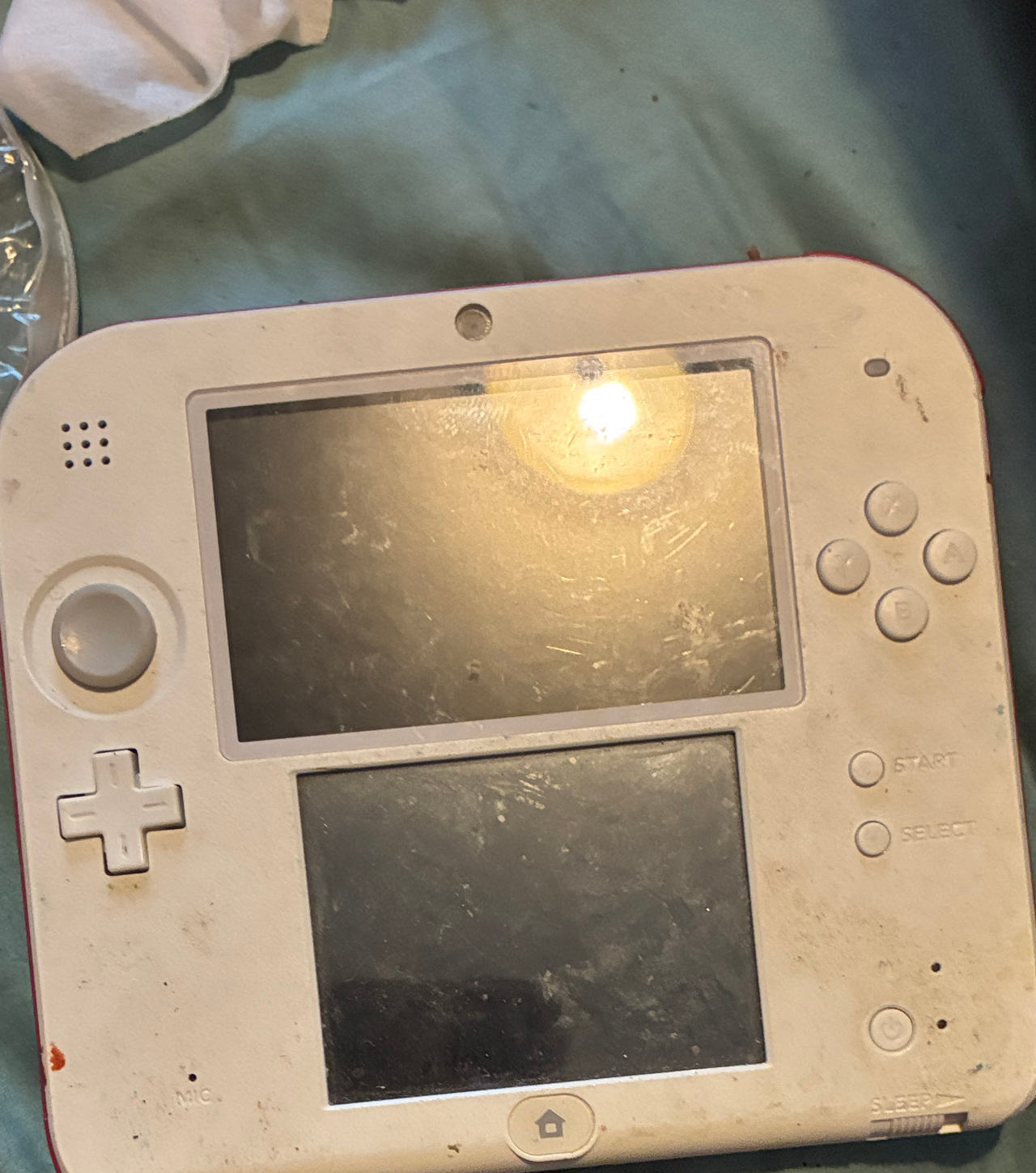 Nintendo 2DS (White/Red)