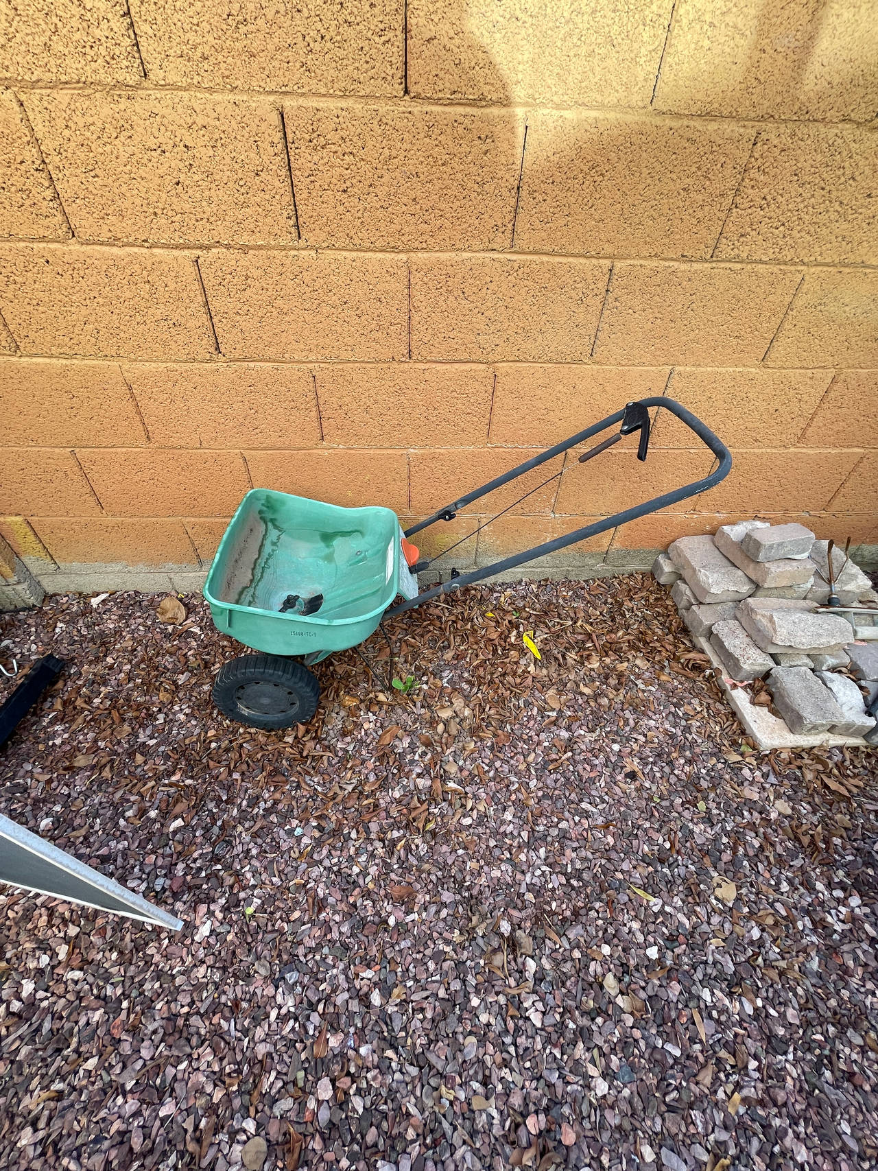 Scott’s broadcast spreader