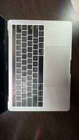 Apple MacBook Pro 2017 13-inch i5 16GB 1TB Silver A1706 - Image 3