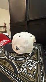 New Era New York Yankees Crest 9FIFTY Snapback Hat White/Navy - Image 2