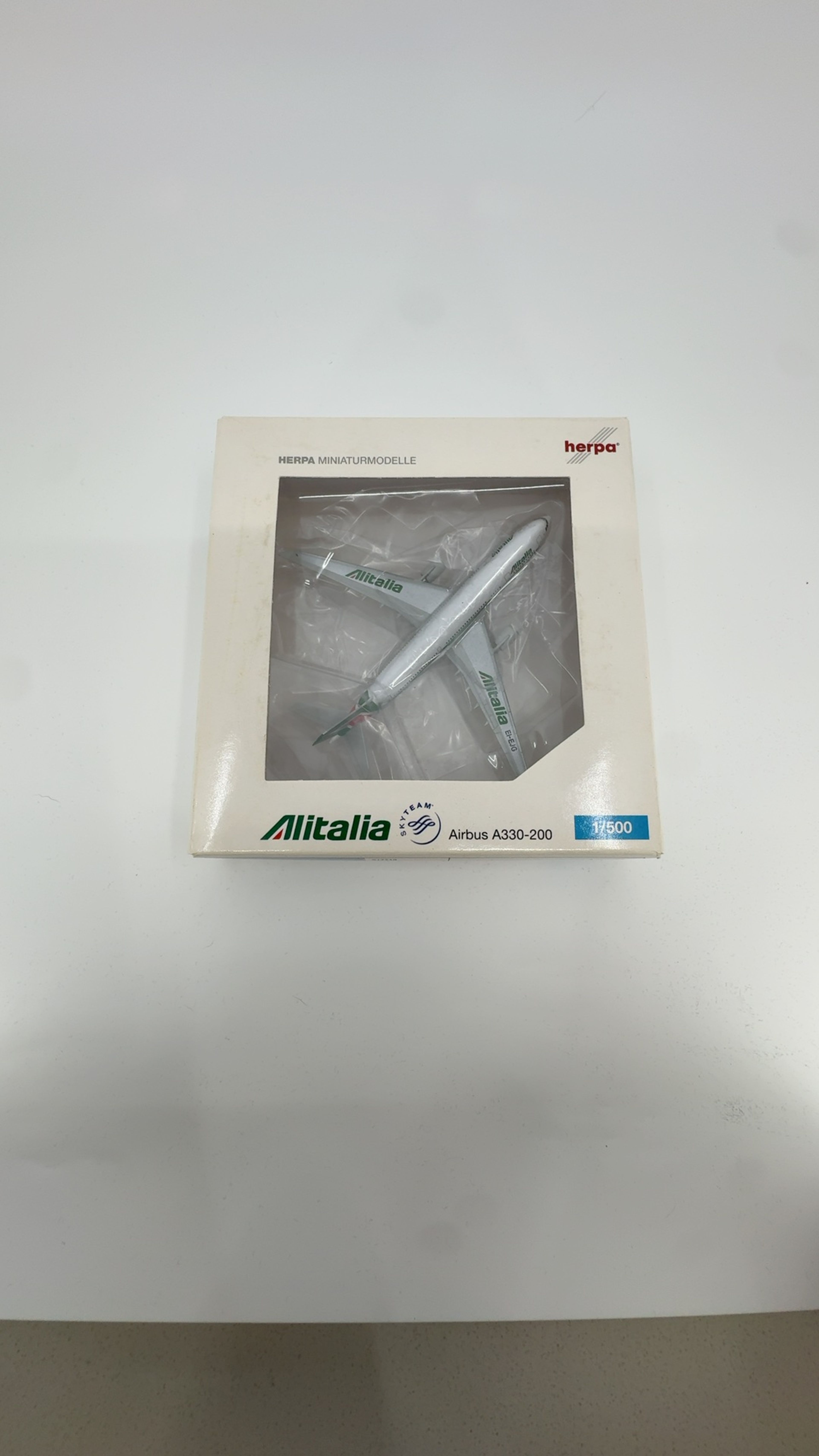 Herpa Alitalia Boeing 767-300 1/500 Scale Model