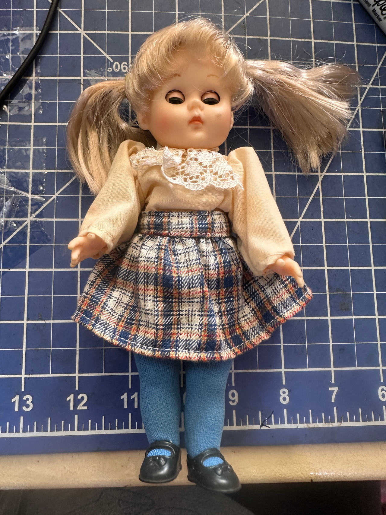 Vogue GINNY vtg back to school baby doll, sleepy eyes.