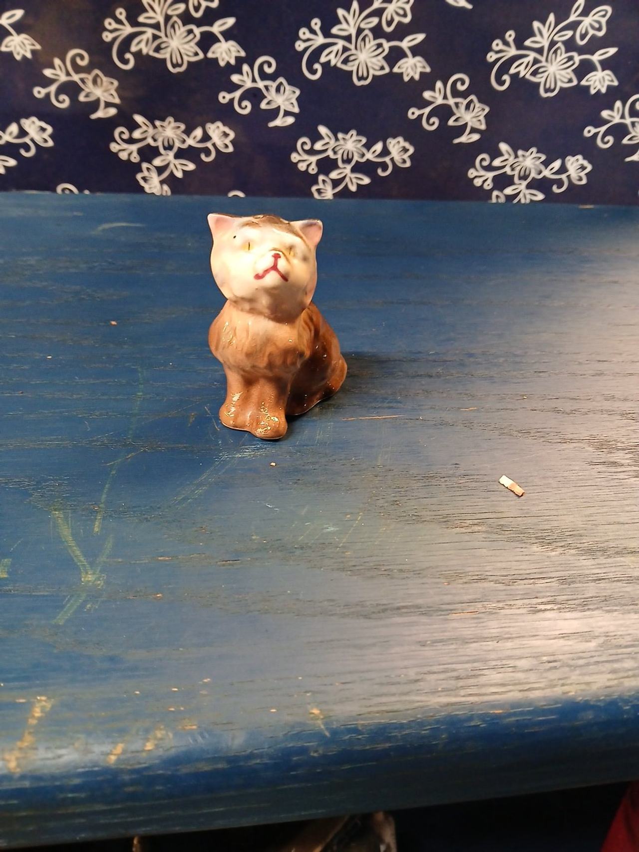 Vintage Ceramic Cat Figurine