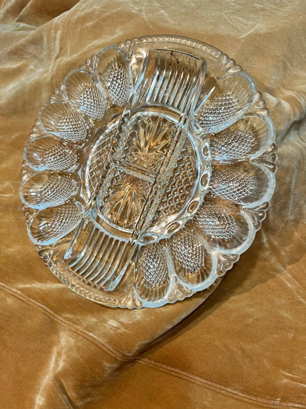 LE Smith Vintage Glass Deviled Egg Plate