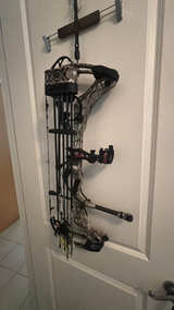 Mathews V3 31 Compound Bow - Image 2