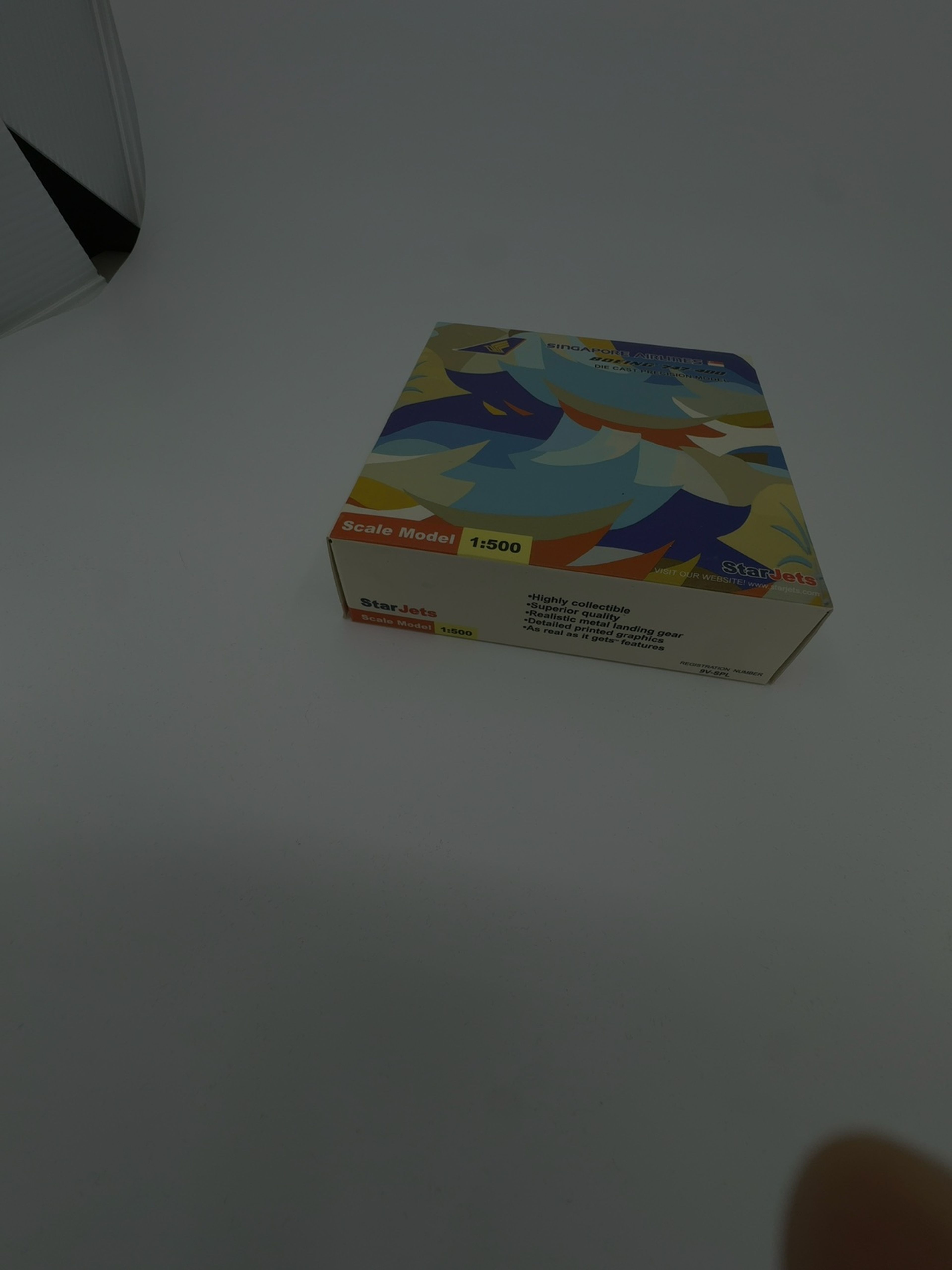 Starjets Singapore Airlines Boeing 747-400 Model "Tropical"