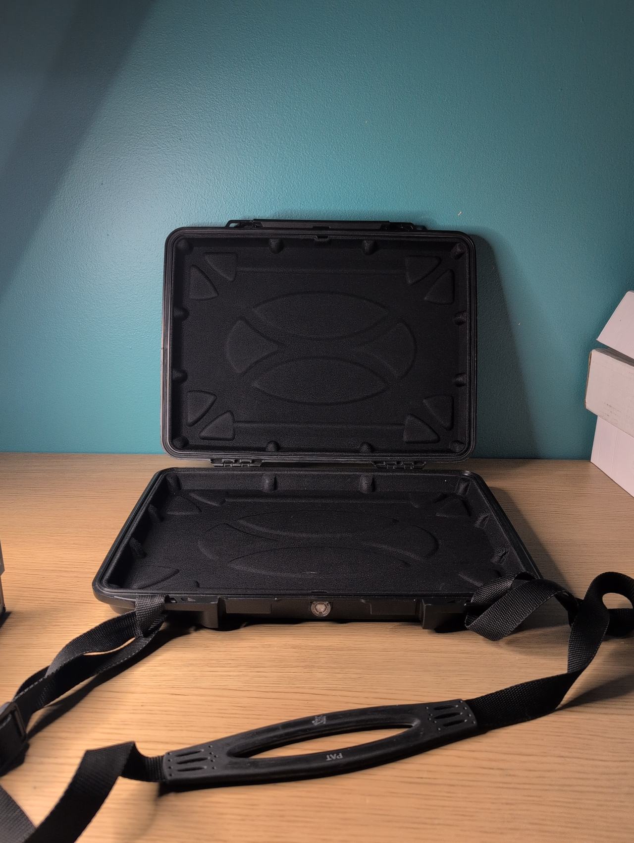 Pelican 1085 HardBack Laptop Case