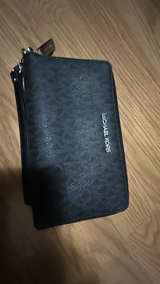 Michael Kors Jet Set Travel Large Flat Phone Case Wristlet - Image 3