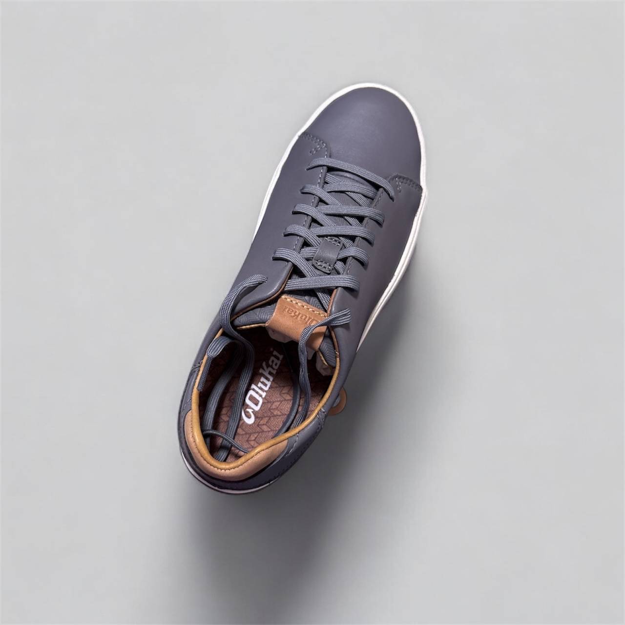 OluKai Lae‘ahi Lī ‘Ili Men’s Waterproof Leather Sneakers - Size 7