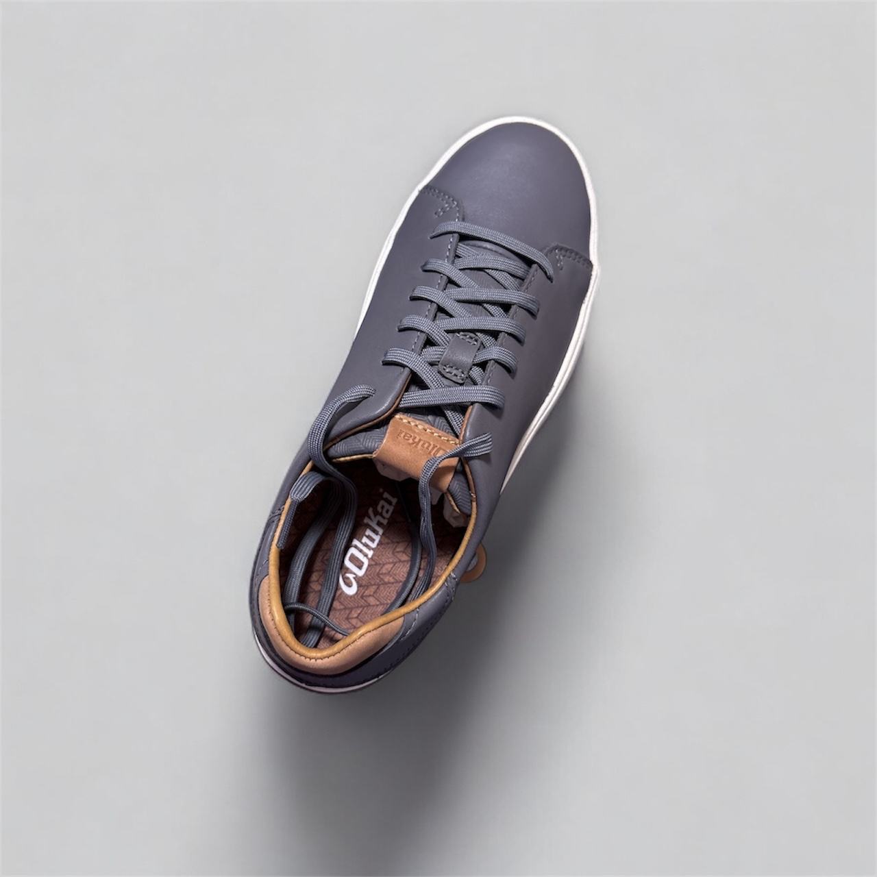 OluKai Lae‘ahi Lī ‘Ili Men’s Waterproof Leather Sneakers - Size 7