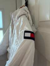 Tommy Hilfiger White Down Jacket Kids 6/7 - Image 2