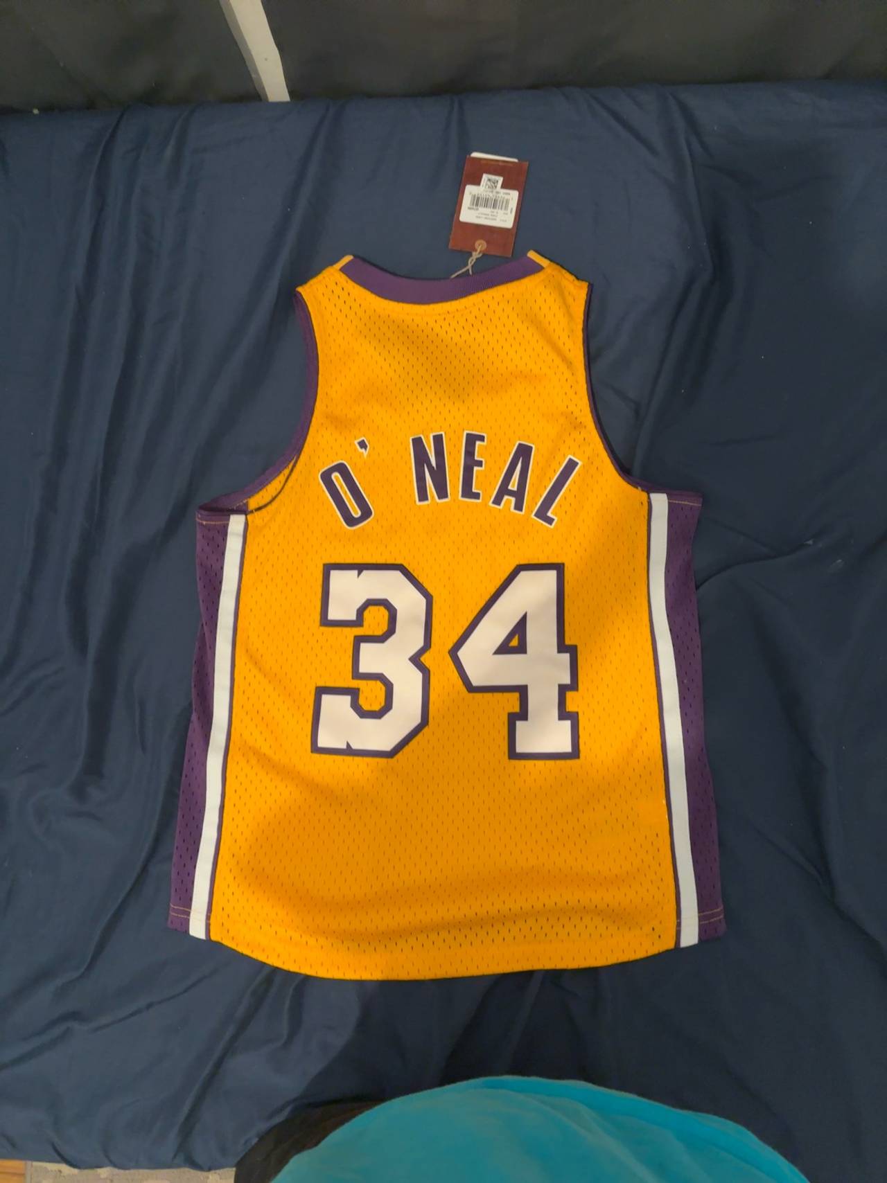 Mitchell & Ness Shaquille O'Neal Los Angeles Lakers 1999-00 Gold Authentic Jersey