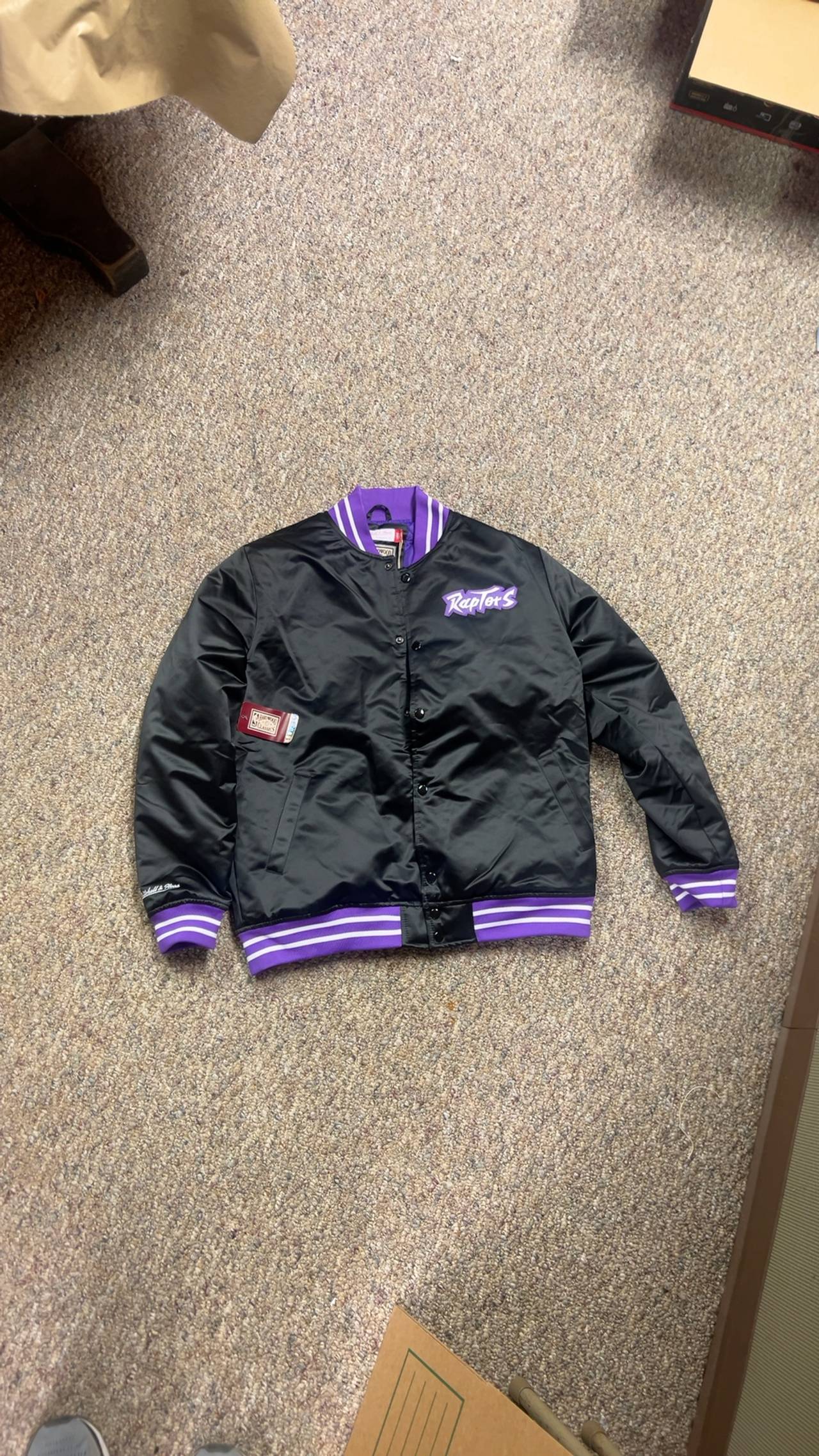 LARGE Mitchell & Ness Toronto Raptors Black Satin Bomber Jacket