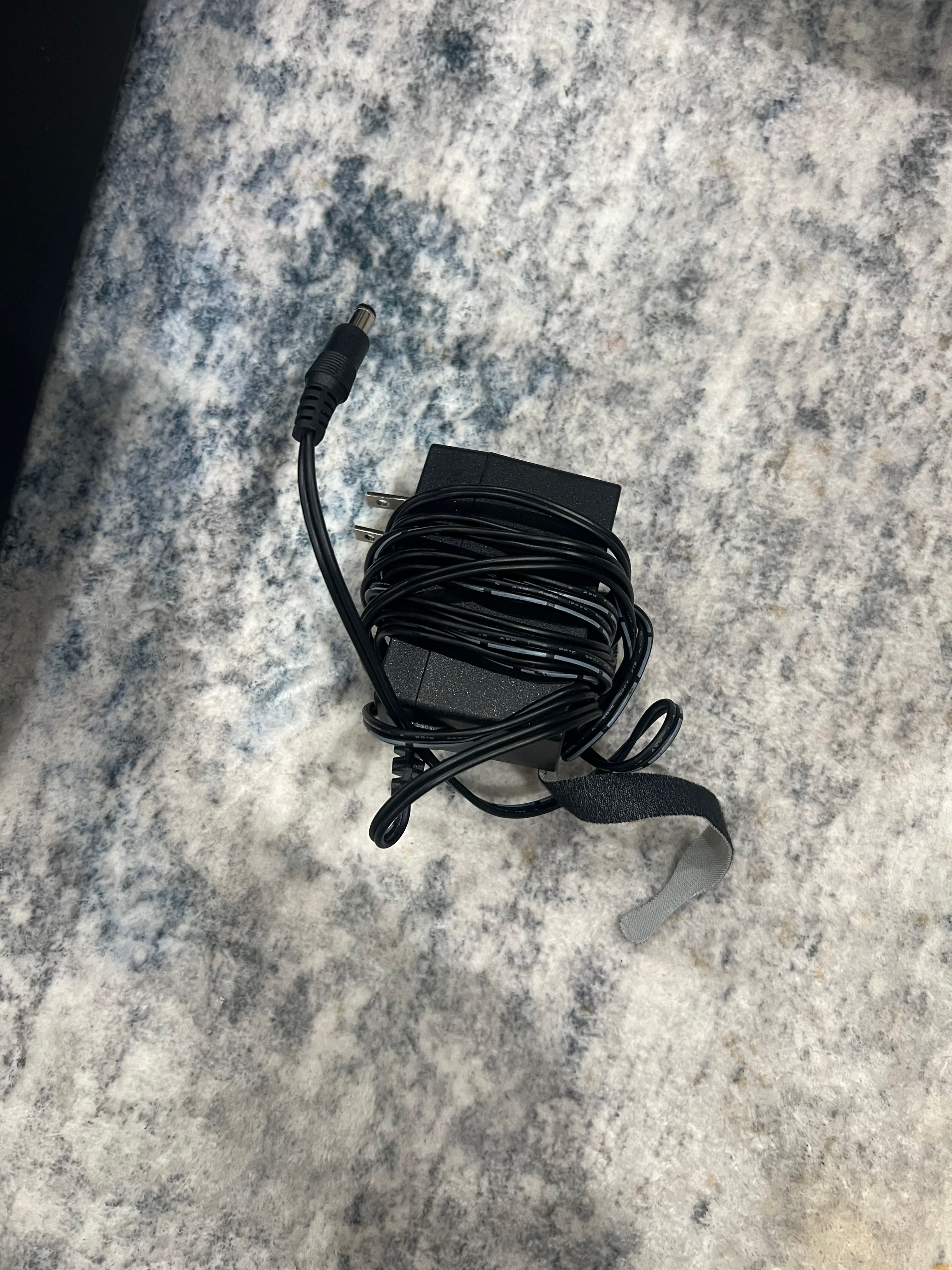 Yamaha PSR-E373 61-Key Portable Keyboard Black - Image 4