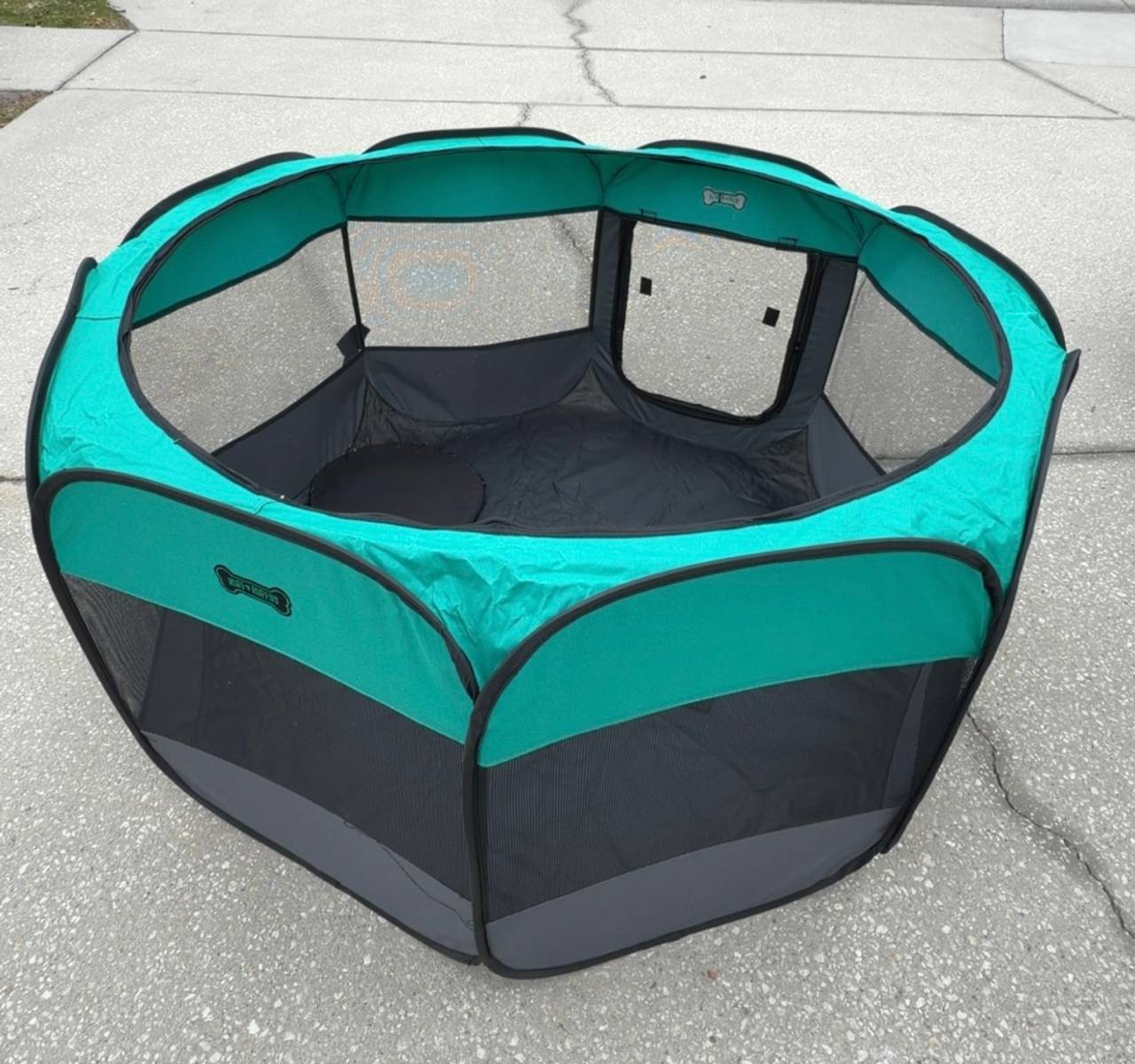Ruff 'n Ruffus Portable Pet Playpen with Carry Case. Excellent condition!