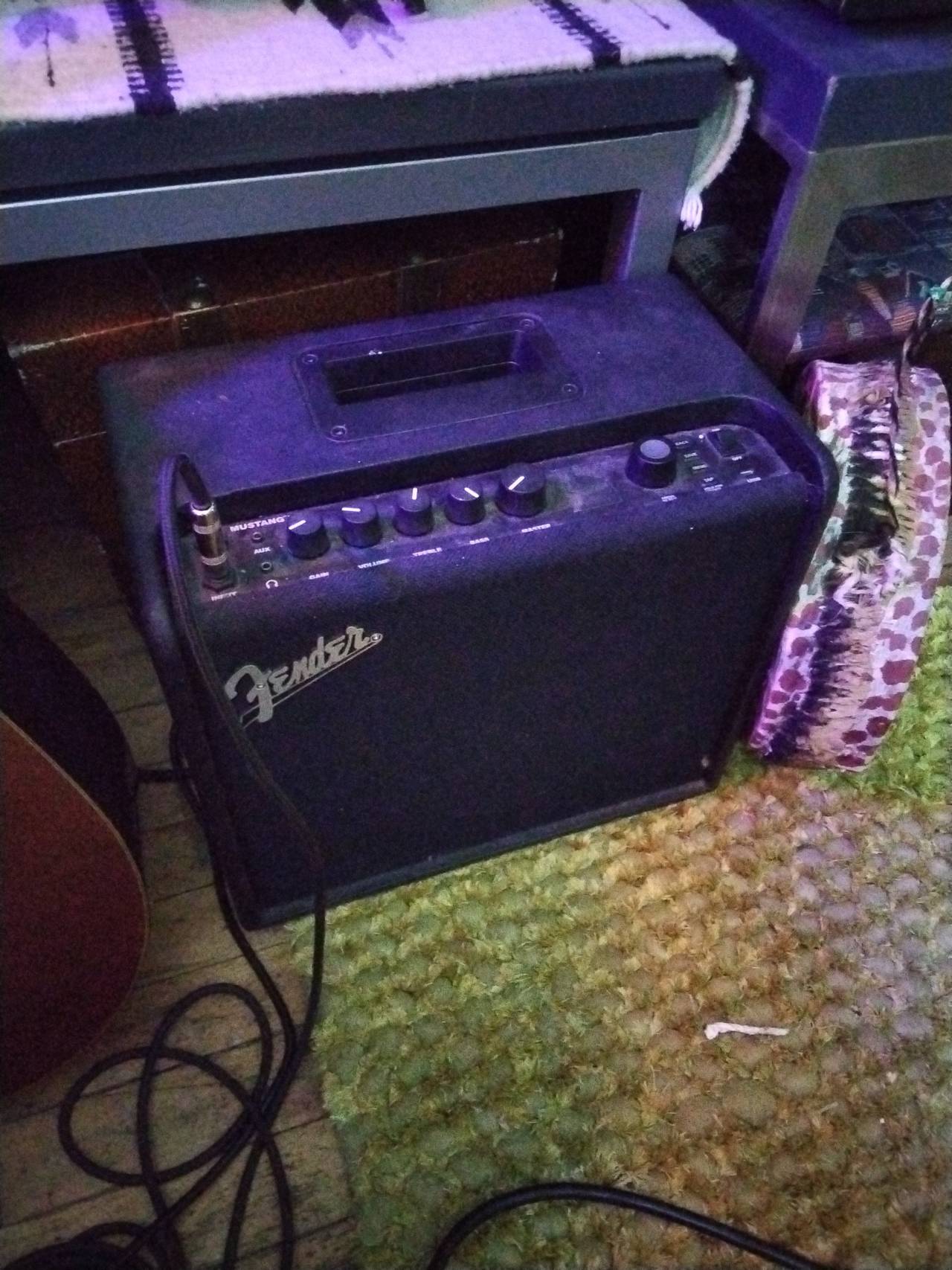 Fender Mustang I (V.2) 20-Watt 1x8-Inch Guitar Combo Amp