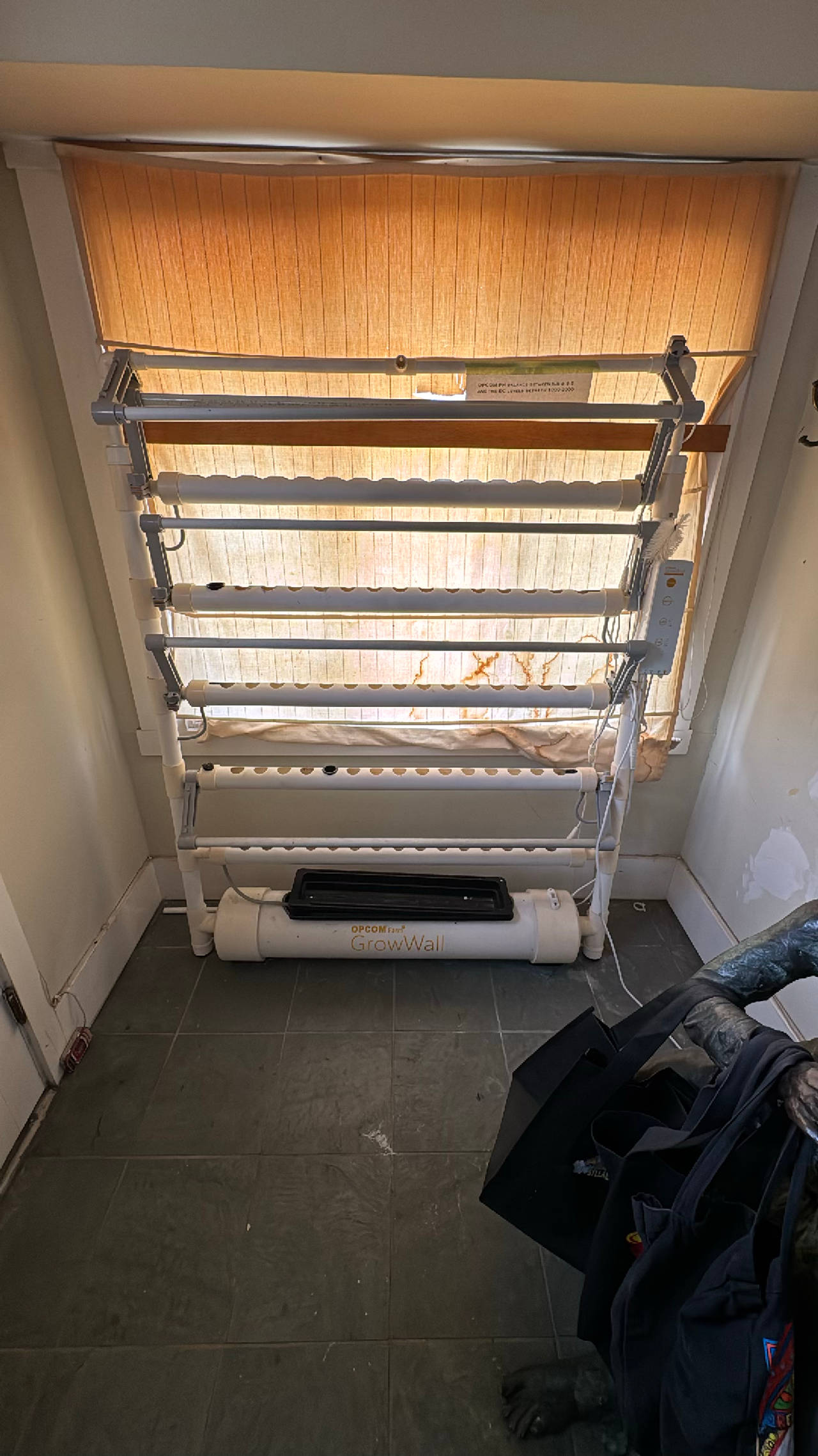 GrowWall Hydroponic System