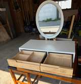 Makeup Vanity Table w/Light Up Mirror - Image 5